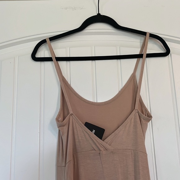 NWT PrettyLittleThing Jersey Scoop Strappy Maxi Dress Size 6 - Picture 4 of 8